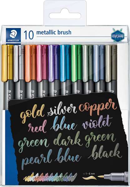 Staedtler Pack de 10 Rotuladores Permanentes - Punta Pincel - Trazo 1-2mm Aprox - Capuchon con Clip - Colores Metalicos Surtidos