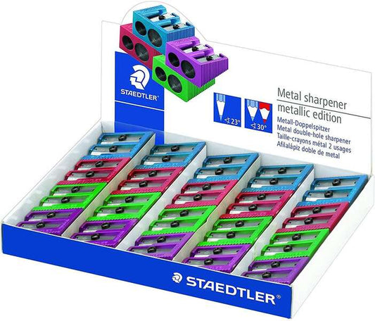 Staedtler Expositor de 20 Sacapuntas Metalicos con Cuchilla de Metal - Angulo de Afilado de 23° y 30º - 2 Agujeros - Colores Surtidos