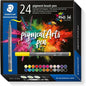 Staedtler 371 Pack de 24 Rotuladores Punta de Pincel Suave - Colores Vivos y Brillantes - No Amarillea con el Paso del Tiempo - Nueva Tinta Multi Ink - Pigmentos de Primera Calidad - Colores Surtidos